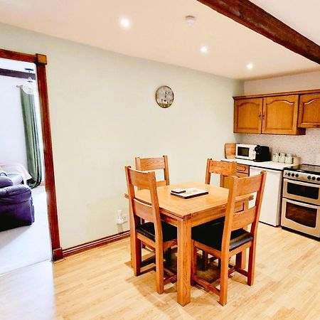 The Old Wash Kitchen - Charming Character Cottage In Holmfirth, Yorkshire Kültér fotó