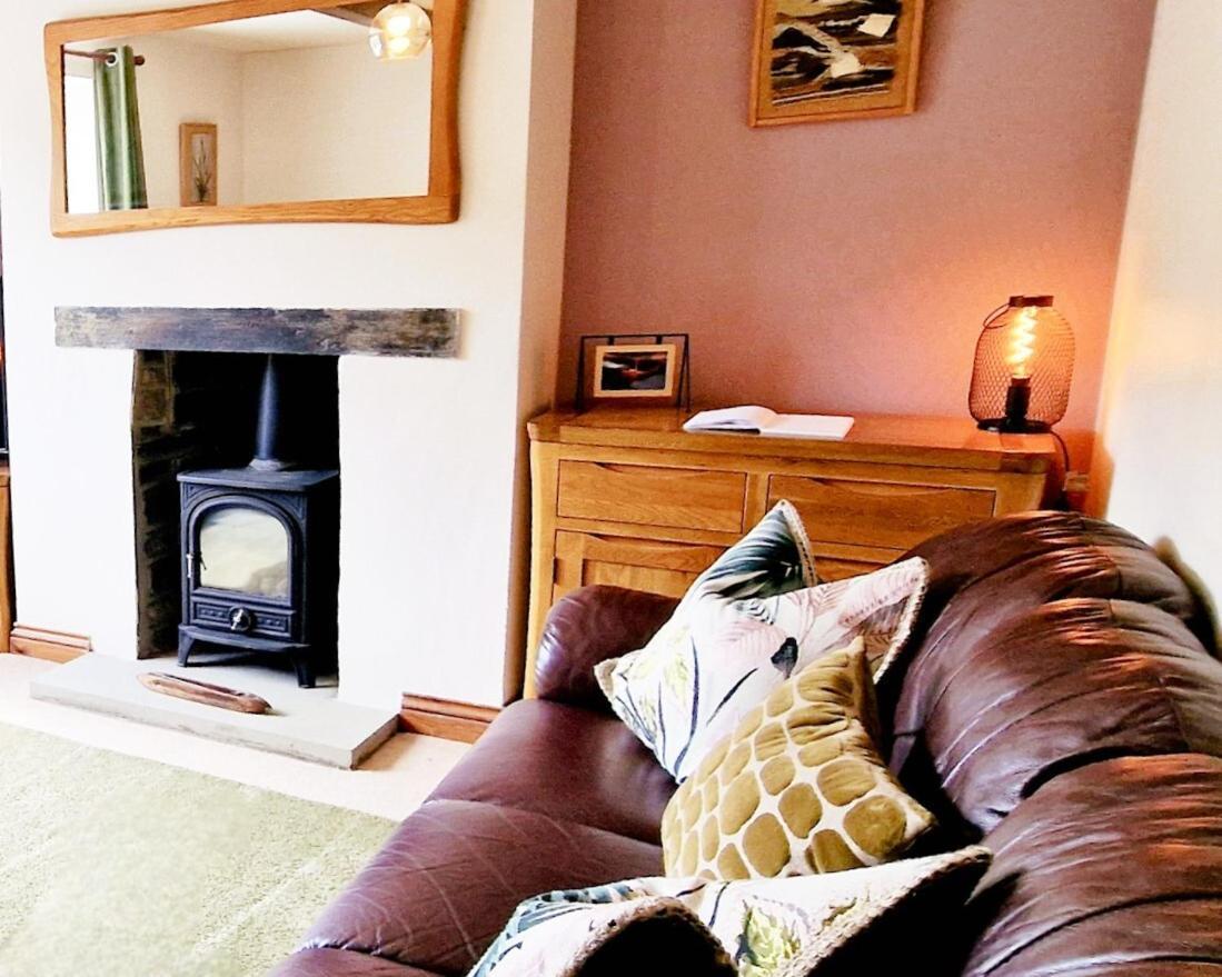 The Old Wash Kitchen - Charming Character Cottage In Holmfirth, Yorkshire Kültér fotó