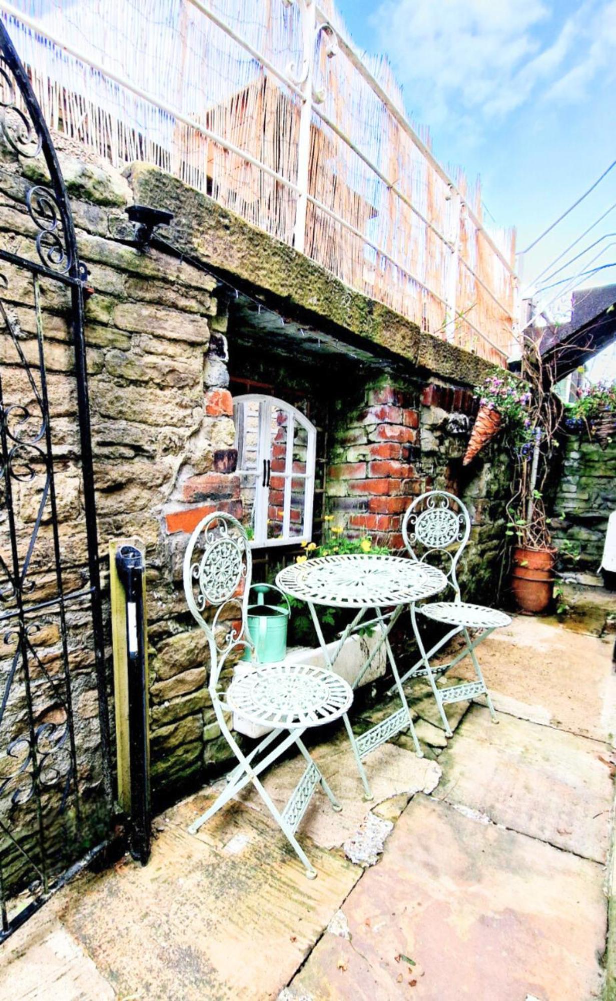 The Old Wash Kitchen - Charming Character Cottage In Holmfirth, Yorkshire Kültér fotó